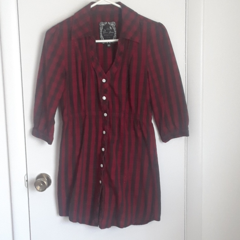 Guess Button Down